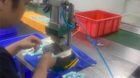 ​LA PRODUCTION DE CRÈME SOLAIRE PROGRESSE RÉGLEMENTEMENT ET UN TRAVAIL MÉTICULEUX EST RÉALISÉ POUR GARANTIR QUE L'EFFICACITÉ DU PRODUIT RESTE AU BOUT.